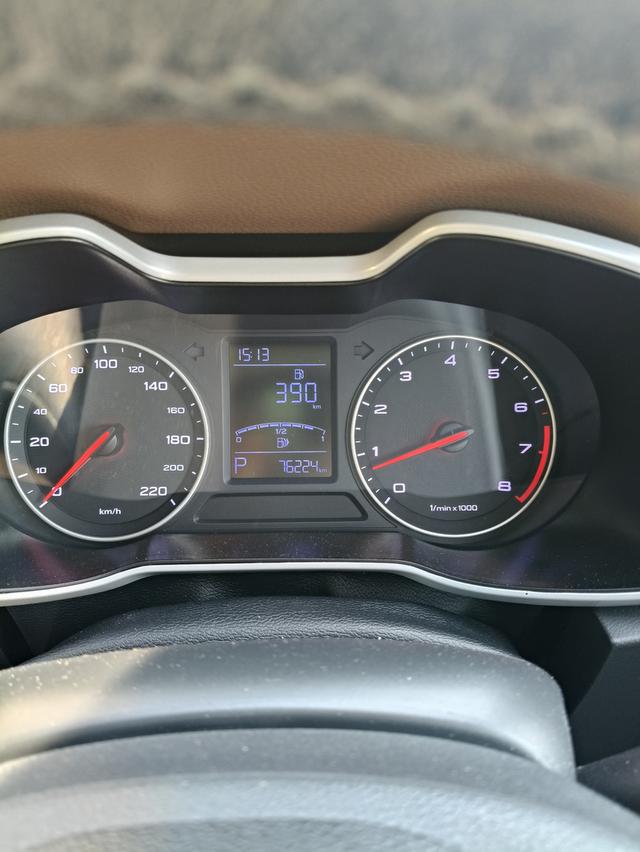 MG ZS 1.5 X  2018 ​รุ่น​ Top สีบรอนซ์เงิน​ (​Silver Metallic)​ ​ภายใน​สภาพ​สวย​ ​หนังสี​ 2 โทน​ (​น้ำตาล/เทา)​ สภาพสวย​ไม่เคยชน​