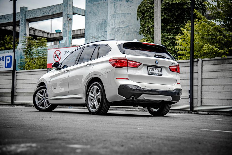 (แจ้งรหัสรถ CBL5721) BMW X1 sDrive18d M Sport 2.0 F48 AT 2017 รูปย่อยที่ 3