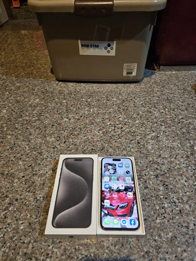 ขายๆๆๆถูกๆๆไอโฟน15ProMaxสีBlack Titanuim ( เครื่องนี้ผมใช้เองคับ ) 256กิ๊กยกกล่องอีมี่ตรงสูนTrueใช้งานปกติหมดทุกๆฟังชั่นเครื่องรีสโตได้ตลอดไม่มีติดไอค