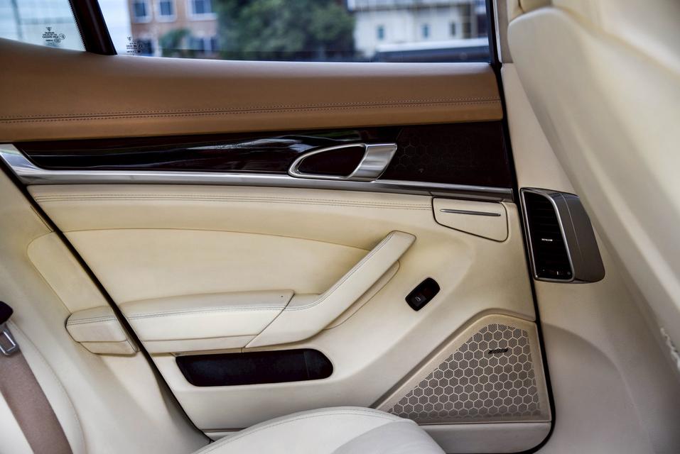 รหัสรถ CBL1424 Porsche Panamera 3.0 Diesel AT 2014 12
