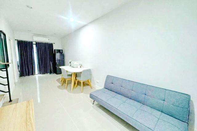 ม.รังสิต 3.8 กม. 3นอน ให้เช่า พร้อมอยู่ กว้าง 22 ตร.วา.ทาวน์โฮม 2 ชั้น เฟอร์ฯ บิ๊กซี รังสิต 2.4 กม. ฟิวเจอร์พาร์ค รังสิต 8