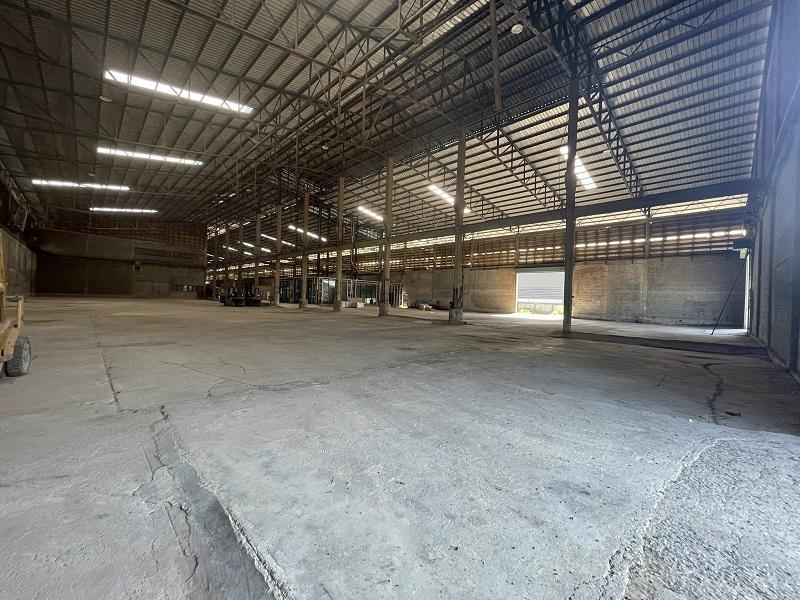 #ให้เช่าโกดังถนนเส้นสุพรรณบุรี-บางบัวทอง พื้นที่สีม่วง พื้นที่โกดัง 2,640 ตร.ม. ออฟฟิศทำงาน 190 ตร.ม. 4