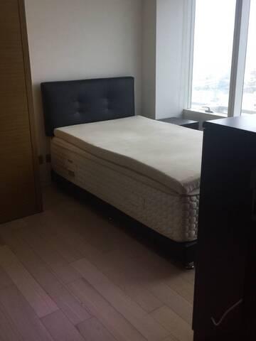 Condo for rent 3 bedrooms prime location in Thonglor 5