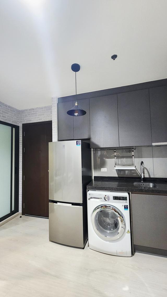 เจ้าของปล่อยเช่า คอนโด Rhythm Asoke 1 ชั้น 33 ห้องสตูดิโอ 22.5 ตรม. วิวสระว่ายน้ำ+เมือง 9
