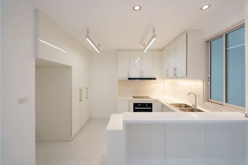 ขาย Townhome 3 ชั้น 48 ตรวา ซอยสุขุมวิท 15 ทำเลดี เพียง 1 นาทีถึง โรงเรียนนานาชาติ NIST และ 5 นาที ถึง BTS อโศก 8