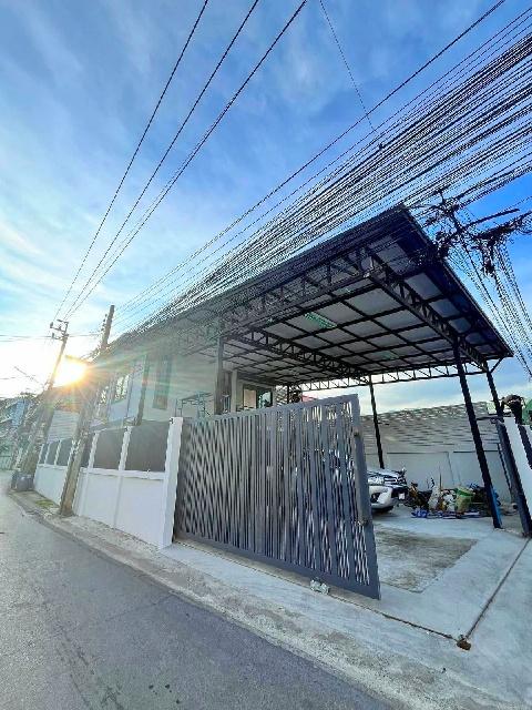 บ้านเดี่ยว 2 ชั้น เพิ่งรีโนเวทใหม่ 58 ตร.วา.232 ตร.ม.เหมาะกับทำโฮมออฟฟิศ อยู่อาศัย รร.นานาชาติบริติชโคลัมเบีย 3.5 กม. 4  3