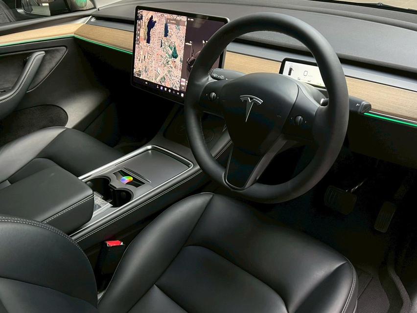 Tesla Model Y long Range AWD 6