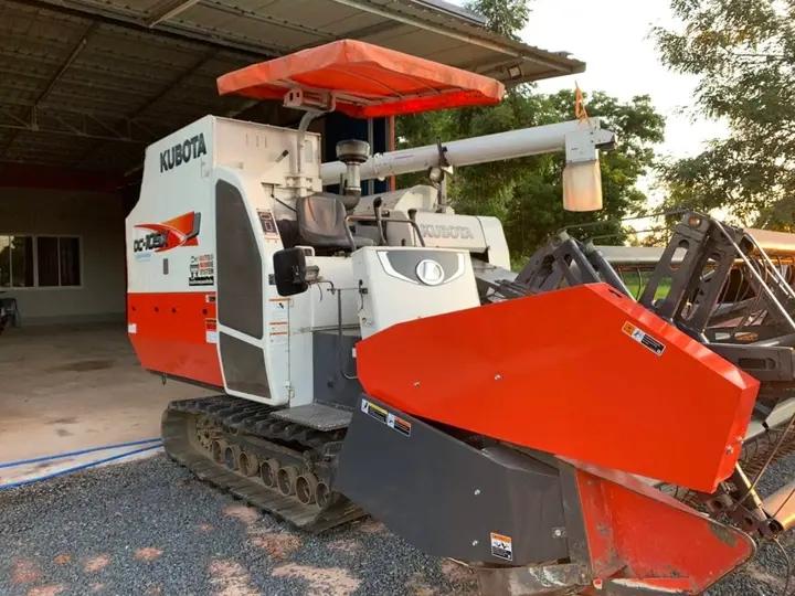 เจ้าของขายเอง รถเกี่ยวข้าว KUBOTA  1