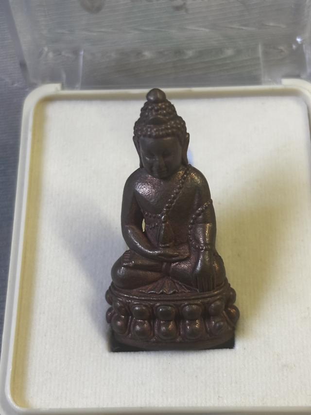 พระกริ่งนเรศวรเพ็ชรกลับ รุ่นแรก กองทัพภาคที่ 3 ปี 2544 กล่องเดิม หมายเลข 4626 กริ่งดังชัด รูปย่อยที่ 1