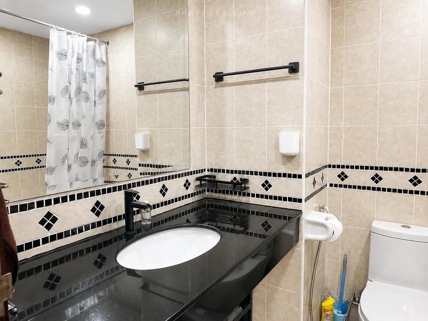 For Rent — 2-Bedroom Condo at Royal Hill Resort, Thappraya RoadSpacious condo for rent at Royal Hill Resort, Building B, located on Thappraya Road. 15