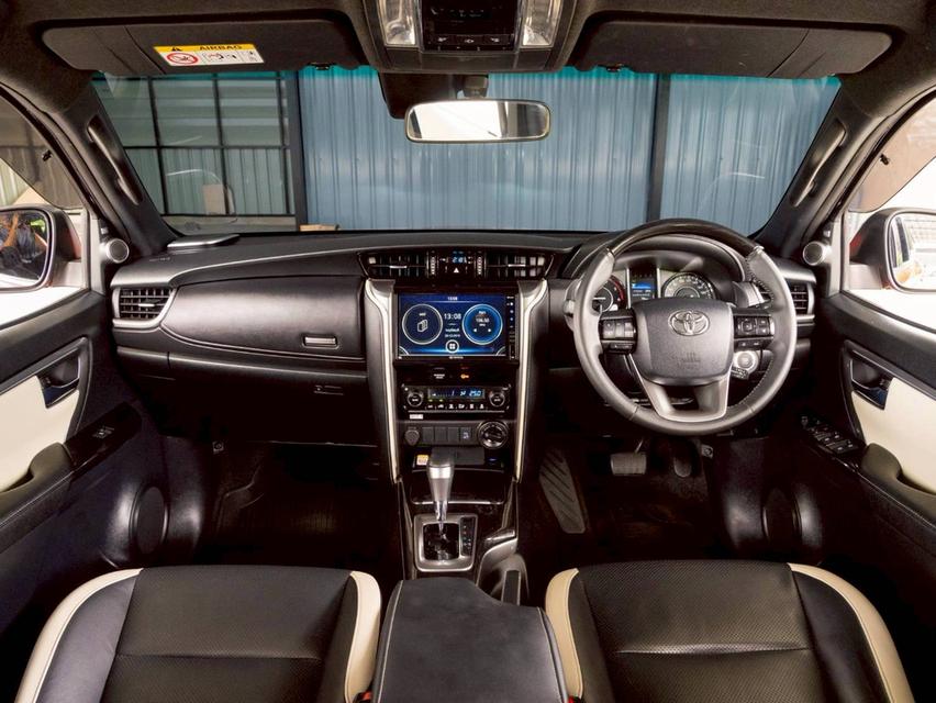 TOYOTA FORTUNER 2.8 LEGENDER 4WD ปี 2021 รถบ้าน เจ้าของเดียว 13