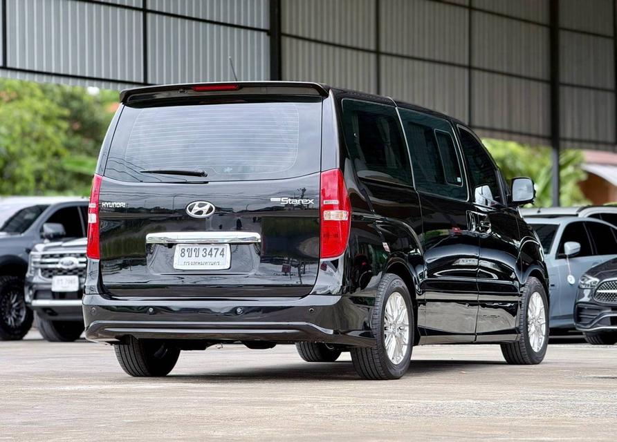 HYUNDAI GRAND STAREX 2.5 PREMIUM 2017Grand Starex Premium 11 ที่นั่ง ดีเซล 170HP หรู กว้าง นั่งสบาย รูปที่ 4