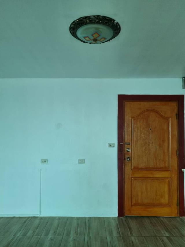 คอนโดณ็องเซลิเซ่ ศรีสมาน 5