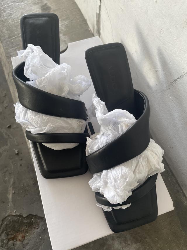 รองเท้าแตะ aldo ส้นสูง 2