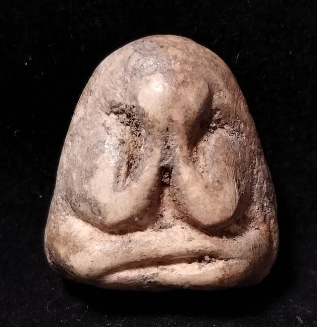 พระปิดตา หลวงพ่อแก้ววัดเครือวัลย์