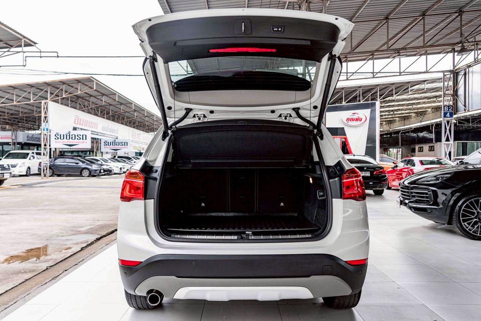 รหัสรถ NP9124 รุ่นรถ : BMW X1 SDRIVE18i XLINEปีรถ : 2017 8