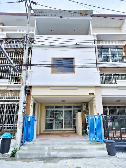 กำนันแม้น 9-15 ถ. สาทร-กัลปพฤกษ์ MRT ภาษีเจริญ 2.6 กม. ทาวน์โฮมหรู 3 ชั้น 24 ตร.วา. 274 ตร.ม. 3 นอน 4 น้ำบิ๊กซี กัลปพฤกษ 1