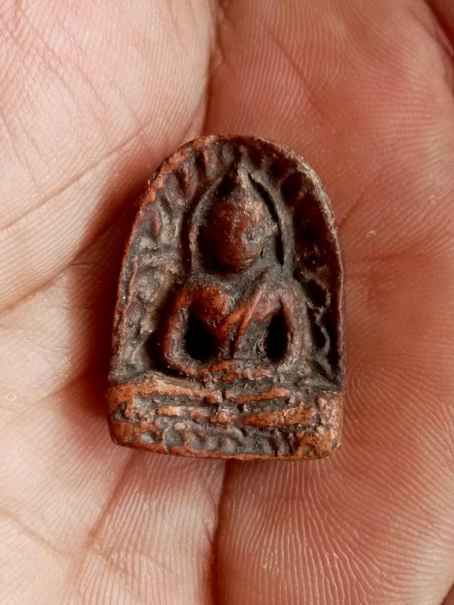 พระซุ้มกอกรุเก่ากำแพงเพชร