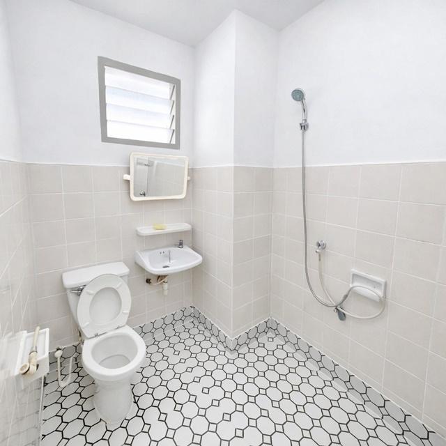 แม็คโคร วัดศรีวารีน้อย 32 ตรม. ปูกระเบื้องใหม่ ทาสีใหม่ รีโนเวทใหม่ ร้านเซเว่นอีเลฟเว่น 80 ม. คอนโดบ้านเอื้ออาทร สุวรรณภ 3