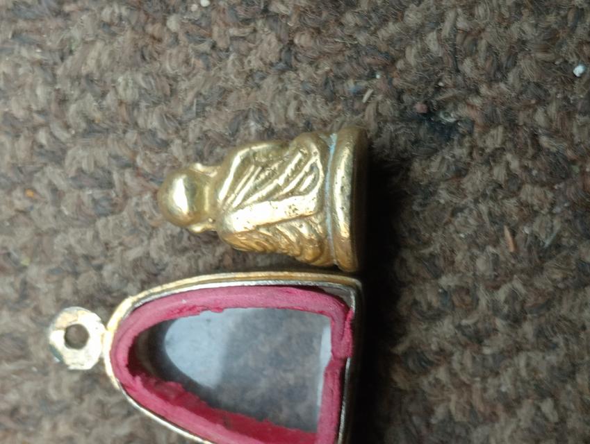 หลวงพ่อเงิน พิมพ์ขี้ตา3ชาย รูปที่ 3