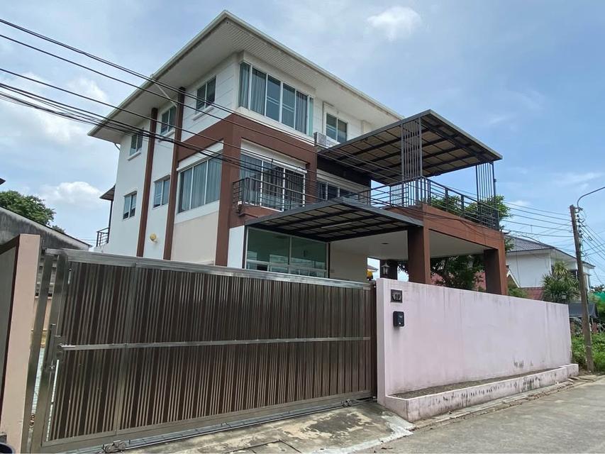 ให้เช่าบ้านเดี่ยว 3 ชั้น 100 ตร.วา ใกล้ ม.เกษตรศาสตร์ ซอยประเสริฐมนูกิจ 7 เหมาะทำ Home Office ที่จอดรถภายในบ้าน 6 คัน 1