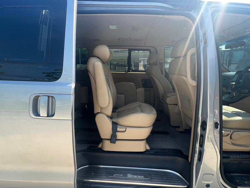 2017 HYUNDAI H1 2.5 Touring
