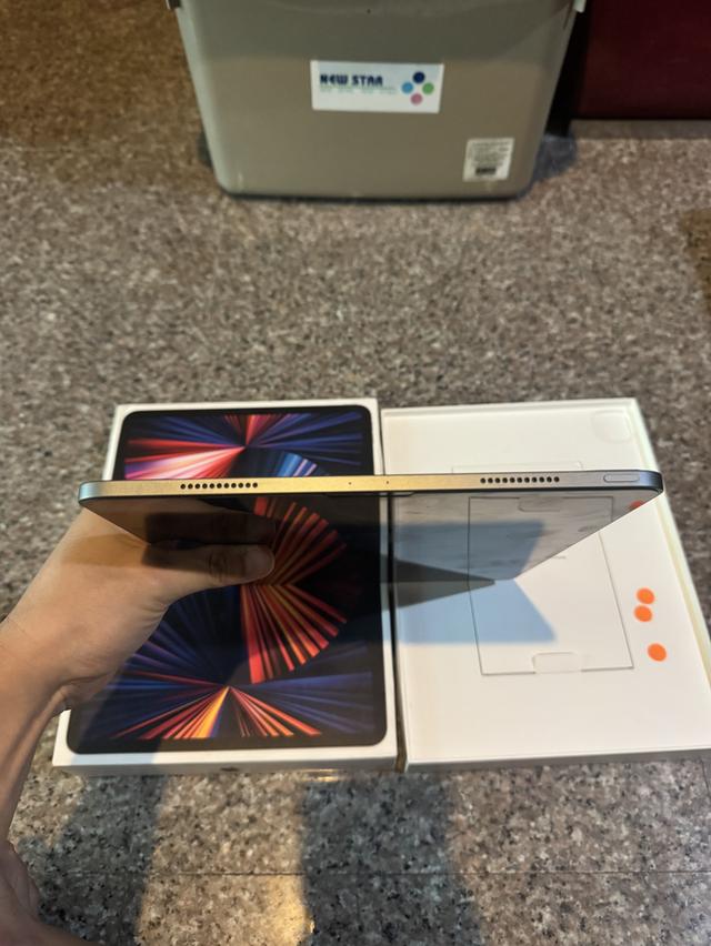 ขายๆๆๆถูกๆๆiPadPro12.9 M1 สีSpace Gray 256กิ๊กWifi Only มีกล่องคับใช้งานดีทุกๆฟังชั่นสูนTrueทุกๆฟังชั่นรีสโตได้ตลอดไม่มีติดไอคราว สภาพ: 99.99% สวยๆๆค