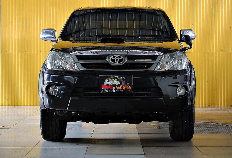 TOYOTA FORTUNER 3.0 G 4WD รูปที่ 2