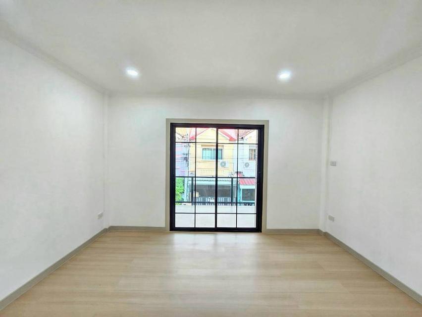 หมู่บ้านปิยวรารมย์ เฟส3 ถนนบ้านกล้วยทาวน์เฮาส์ 2 ชั้น ตกแต่งใหม่พร้อมอยู่ 16