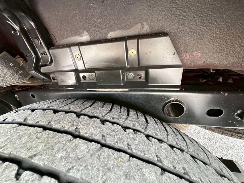 NISSAN NAVARA NP300 2.5 V DOUBLE CAB CALIBRE เกียร์ Auto สีแดง ปี 2018  (แท้) 20