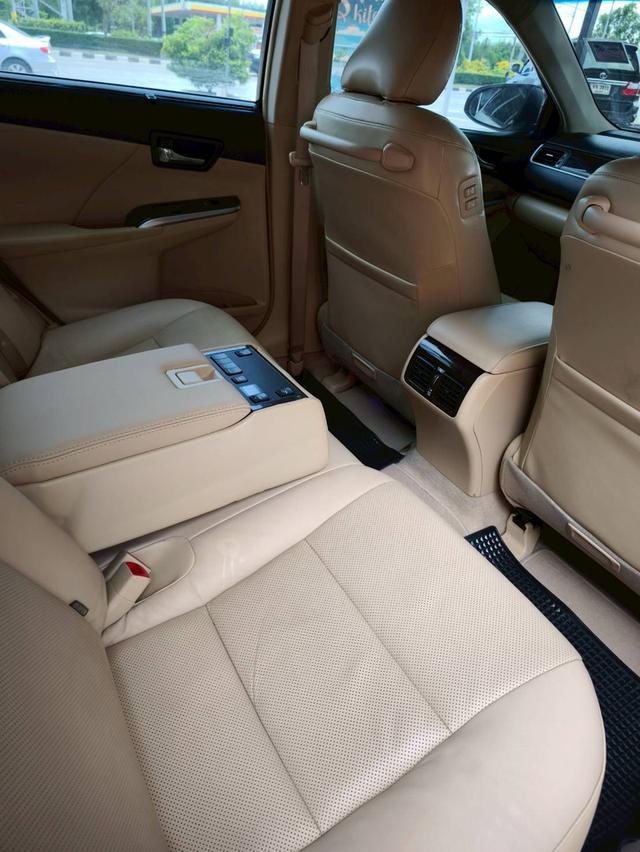 Toyota Camry 2.5 Hybrid Premium 10