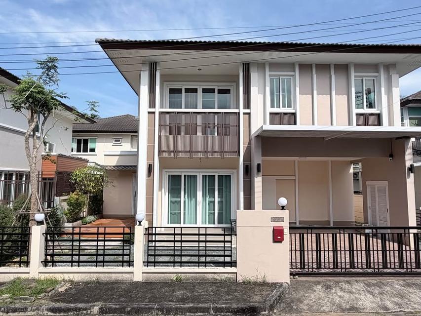 🏡 บ้านเดี่ยวสองชั้นในโครงการ ใกล้สิ่งอำนวยความสะดวกครบวงจร #สันทราย ราคาเพียง 35,000 บาท/เดือน✨ 清迈双层独栋别墅出租 家具齐全 4 卧室 3 卫生间 租金 35,000 泰铢/月(含物业费)✨ 1