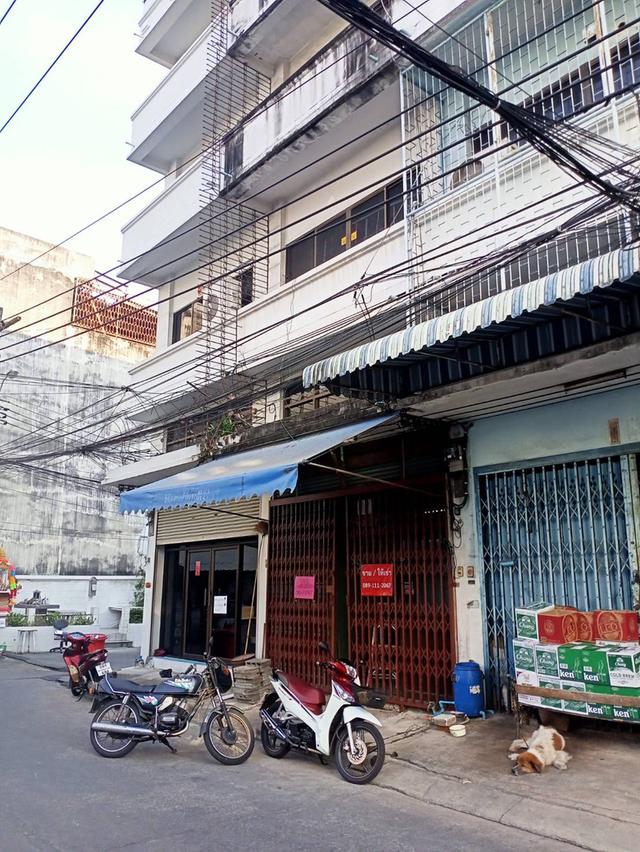 ให้เช่าอาคารพาณิชย์5ชั้น จันทน์32 มีห้องน้ำและห้องนอนทุกชั้น ใกล้สถานีรถไฟฟ้าสุรศักดิ์ เหมาะสำหรับทำธุรกิจหรืออยู่อาศัย 2