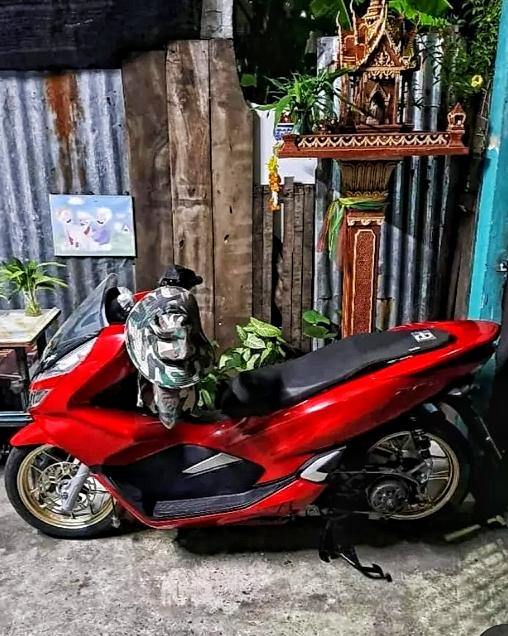 PCX150i สีแดง 2