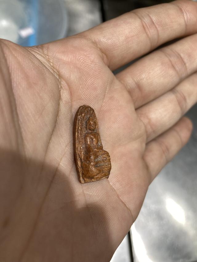 พระรอดเนื้อสีแดงปล่อย99,9999สนใจติดต่อ0945514682 2