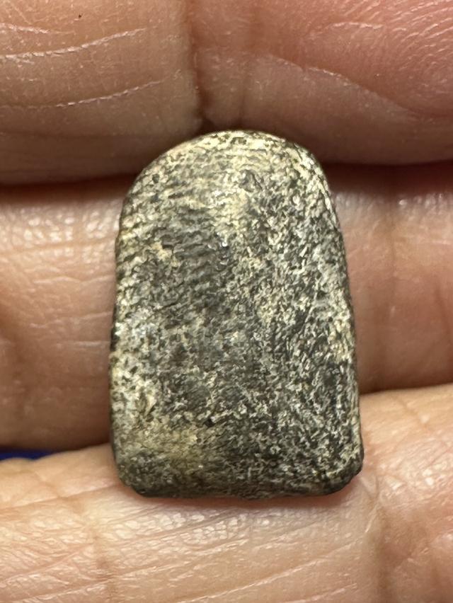 พระปิดตา เนื้อผงกรุวัดท้ายตลาด รูปที่ 2