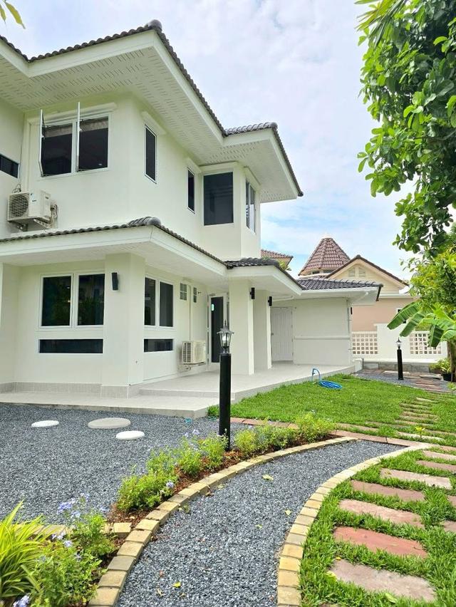ขายบ้านเดี่ยวหลังใหญ่ บ้านในโครงการหมู่บ้านราชธานี บ้านเกาะกลางน้ำ ใกล้ถนนสุระ2 ทางลอดประโดก ห้างเซ็นทรัลโคราช รีโนเวทใหม่ ตกแต่งใหม่ทั้งหมด 5