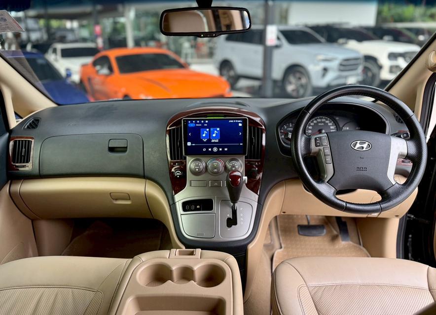 ปี 2012 HYUNDAI GRAND STAREX, 2.5 VIP โฉม ปี10-18 สีดำ เกียร์ออโต้ ดีเซล  17
