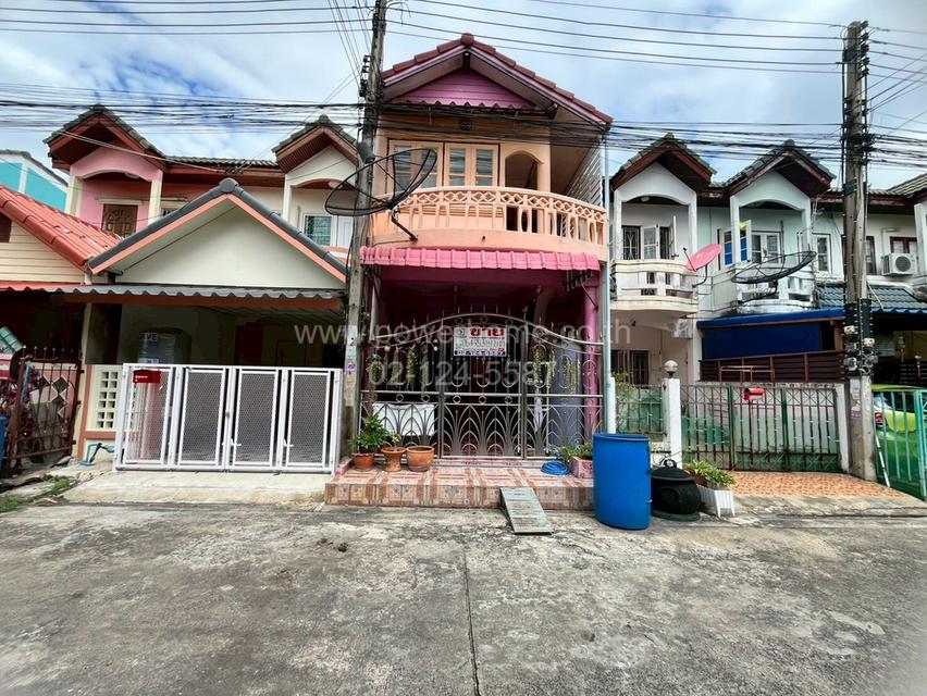 หมู่บ้านขจีนุช ลาดหลุมแก้ว ถนนราชพฤกษ์ ต.คลองพระอุดม อ.ลาดหลุมแก้ว จ.ปทุมธานี 1