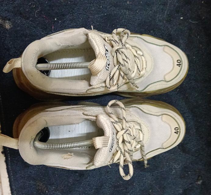 รองเท้า Balenciaga triple S