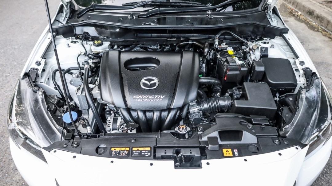 Mazda 2 1.3 SKYACTIV SPORTS HIGH CONNECT ปี 2019 สี ขาว 6