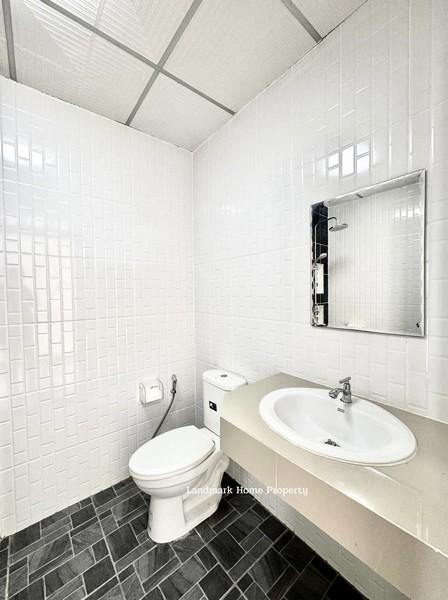 lN-070 ขายทาวน์เฮ้าส์ 2 ชั้น มบ.มนวดี ซอยวัดลาดปลาดุก บ้านสไตล์มินิมอล ออกแบบลงตัว มีเทอเรส รีโนเวทใหม่พร้อมอยู่ 8