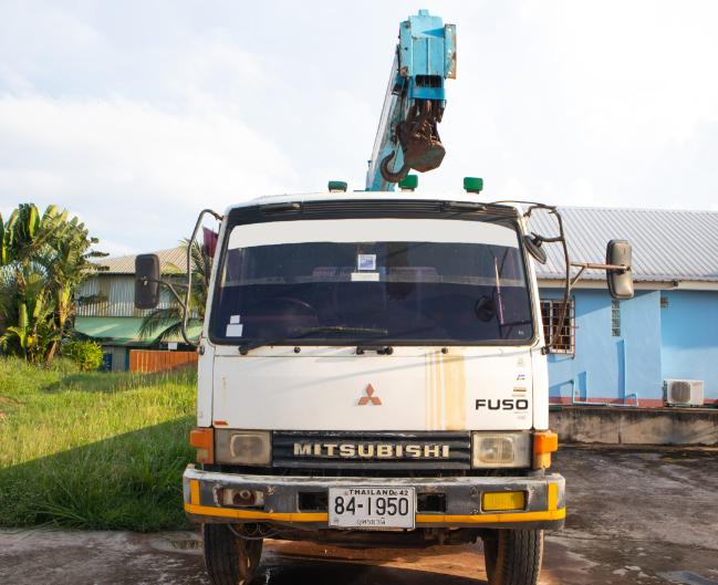 สิบล้อหางปลาติดเครน MITSUBISHI FUSO 3