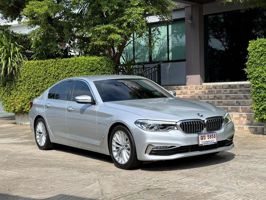 2018 BMW 520D G30 รถออกศูนย์ BMW THAILAND รถวิ่งน้อย เข้าศูนย์ตรงระยะ รถไม่มีอุบัติเหตุ ยางปี 2025 ครับ
