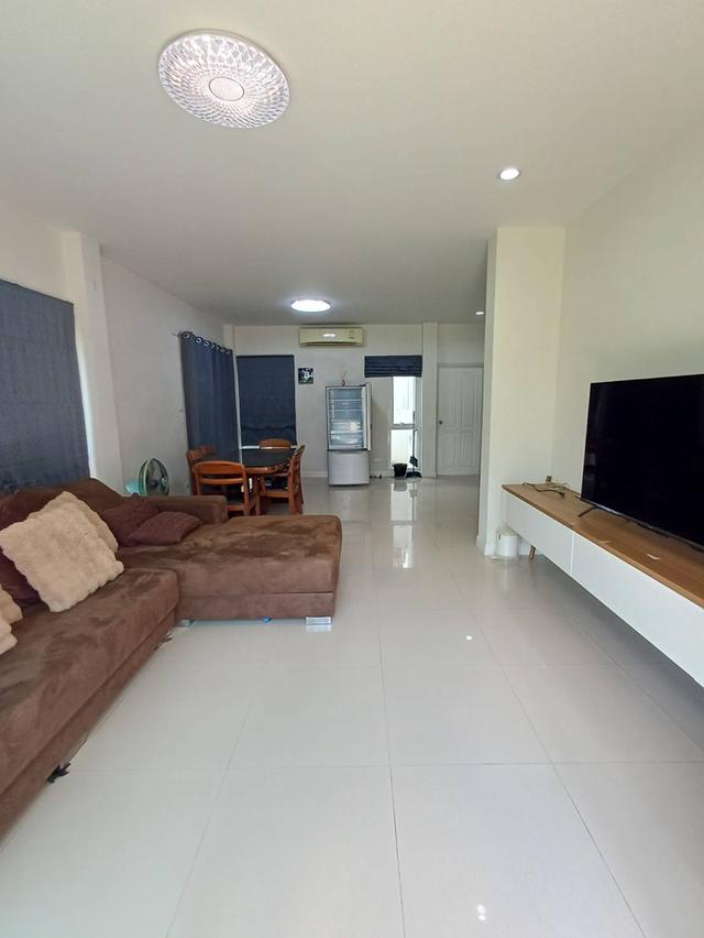 ให้เช่าบ้านเดี่ยว2ชั้น 4นอนหมู่บ้านสัมมากรรามคำแหง162-1 ย่านรามคำแหงราษฎร์พัฒนาร่มเกล้าตกแต่งพร้อมอยู่ ติดถนนรามคำแหง ใกล้มอเตอร์เวย์ – สุวรรณภูมิ MRT 6