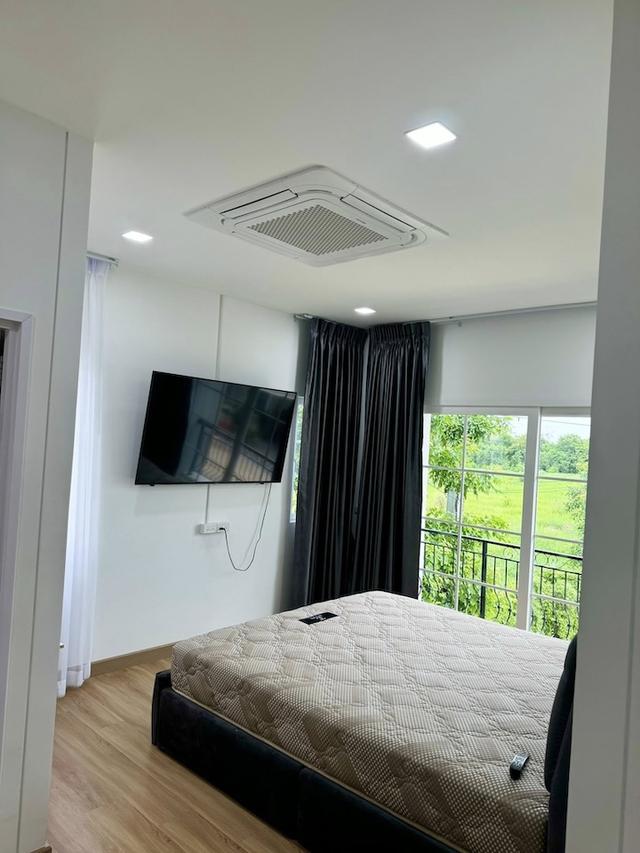 ให้เช่าบ้านเดี่ยวหลังใหญ่ เพรสทีจ ฟิวเจอร์ รังสิต **4 ห้องนอน | 3 ห้องน้ำ | 2 ที่จอดรถ **พื้นที่ใช้สอย 155 ตร.ม. / ที่ดิน 51 ตร.วา **Fully furnished 7