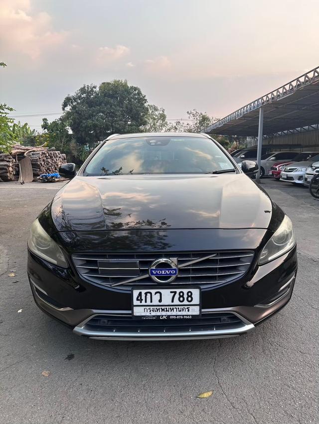 ขายVolvo v60 t4f ชุดแต่งแท้รอบคัน