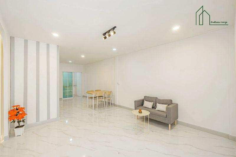 ทาวน์เฮ้าส์หมู่บ้านมนวดี วัดลาดปลาดุก รีโนเวทพร้อมอยู่ 4