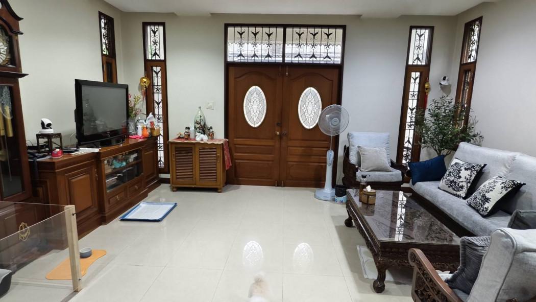 ให้เช่าบ้านเดี่ยว 2 ชั้นครึ่ง ทำเลทองใจกลางลาดพร้าว หลังโรงเรียนพิบูลย์อุปถัมภ์ แยก1 ถ.ลาดพร้าว 48