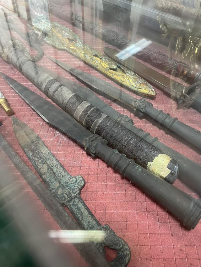 ดาบอยุธยา ดาบไทยโบราณ อายุหลัก100ปี ดาบโบราณ
